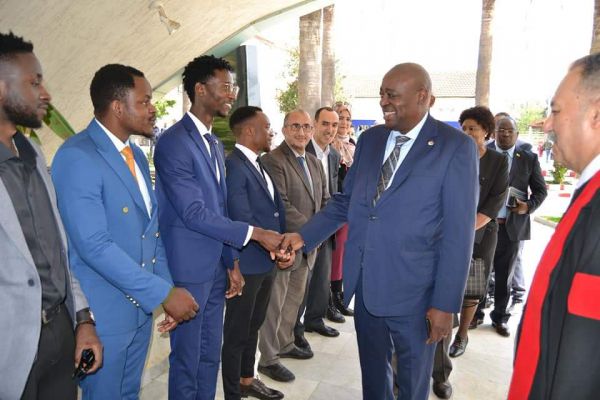 visite-embassade-zimbaboui-107B20E64E-06EE-5917-EF81-9B34D33169D1.jpg